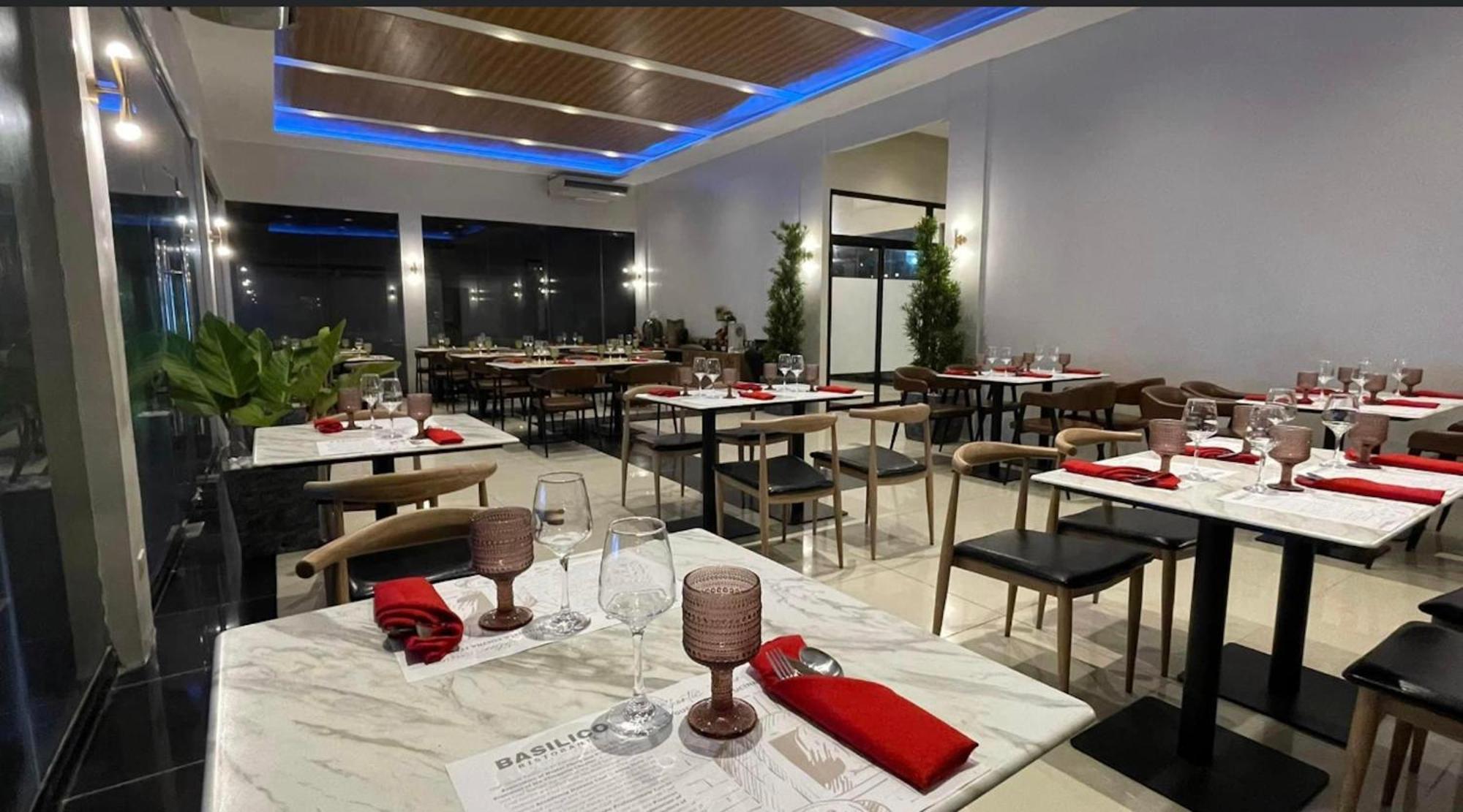 Luisita Central Park Hotel Tarlac City Eksteriør bilde