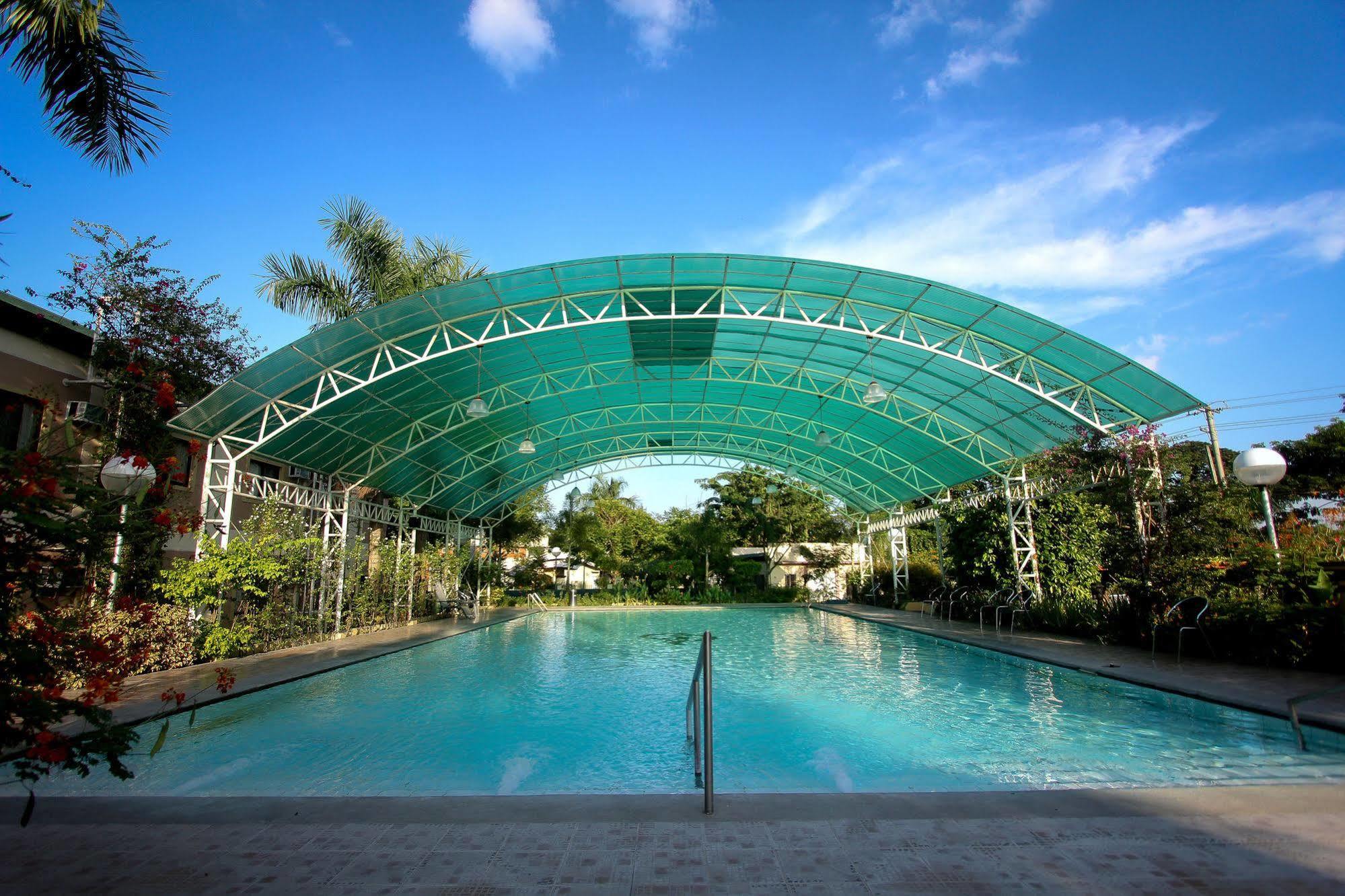 Luisita Central Park Hotel Tarlac City Eksteriør bilde